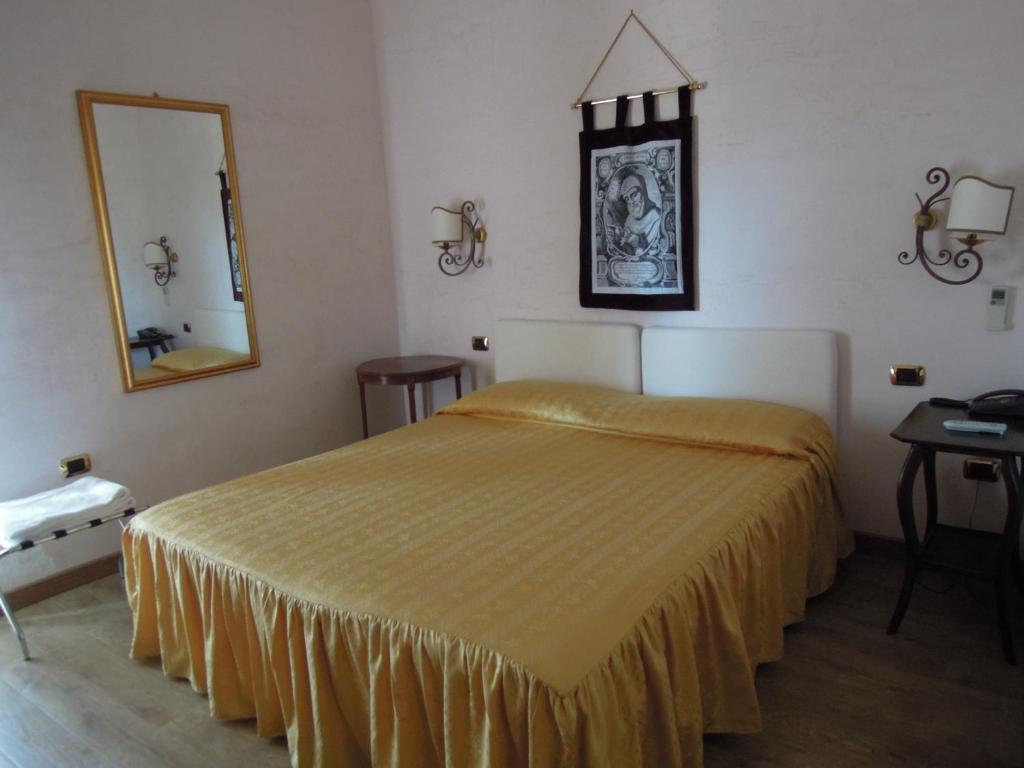 Hotel Sant'Agostino Paola Oda fotoğraf